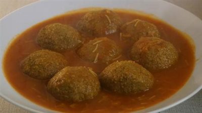 كبة الجريش وجبة مناسبة للعزومات