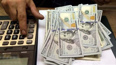 هل سعر الدولار قبل عيد الفطر هيرتفع ويصل لحاجز ال 80 جنية ؟ 