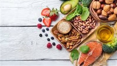 وداعاً للشعر الخفيف: 5 أطعمة تُقوّي الشعر وتُكثّفه